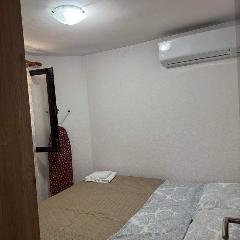 Midpoint - One-Bedroom Apartment - 16