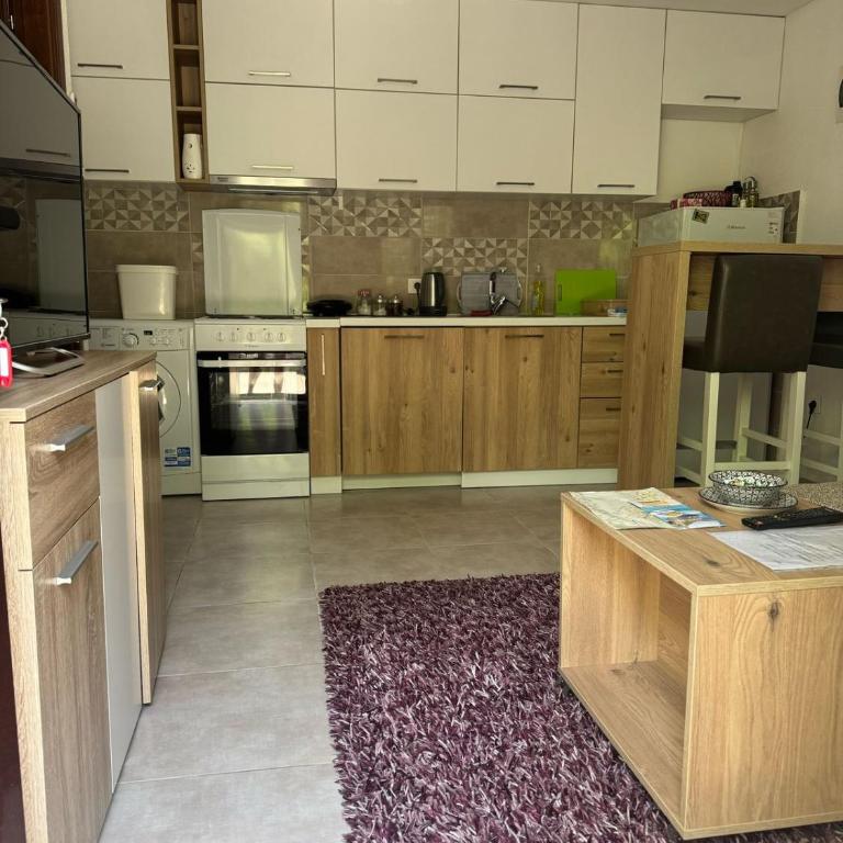 Midpoint - One-Bedroom Apartment - 9