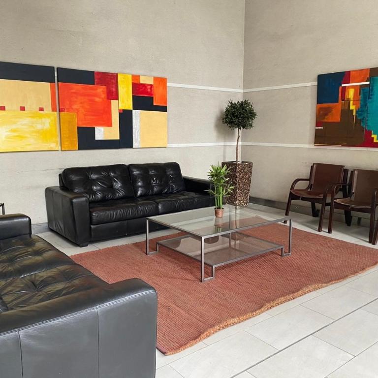Never Give Up Suites - Two-Bedroom Apartment - 14