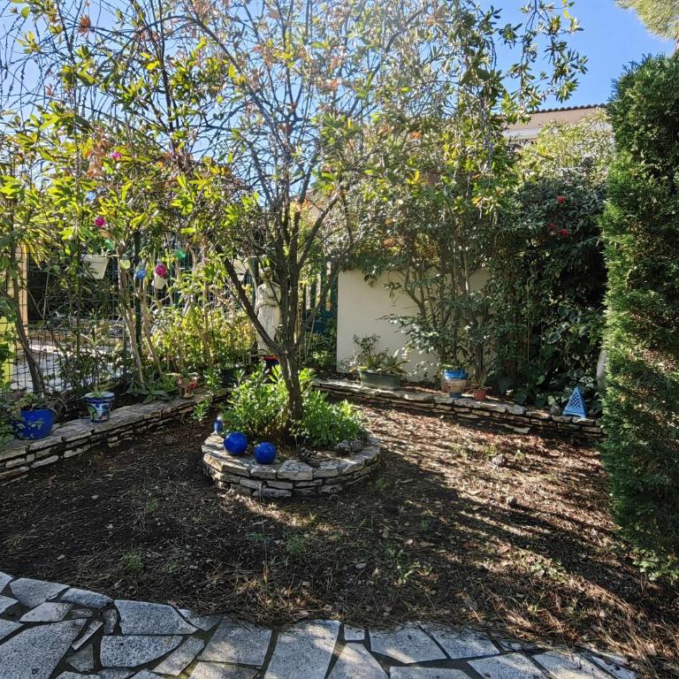 Villa mitoyenne climatisée T3 avec piscine et parking pour 6 - FR-1-607-217 - Casa Vacanze - 27
