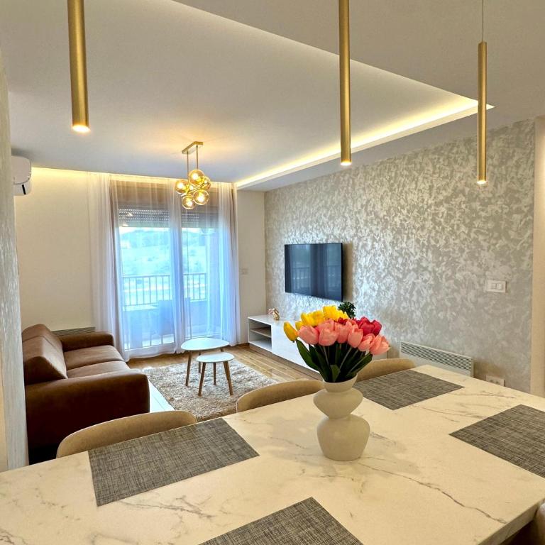 Lyonessa gardens 1 - Two-Bedroom Apartment - 7