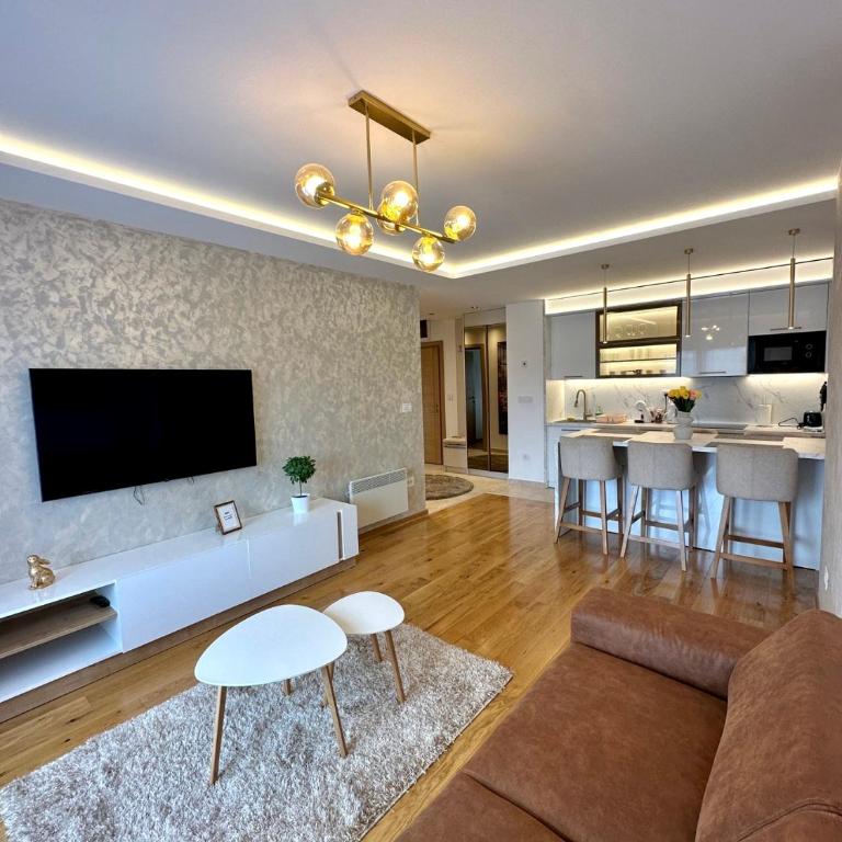 Lyonessa gardens 1 - Two-Bedroom Apartment - 3