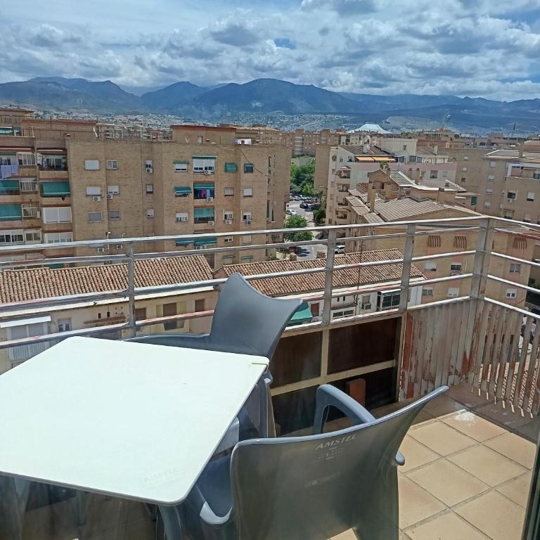 Disfruta Granada, Parking y Mascotas - Two-Bedroom Apartment - 7