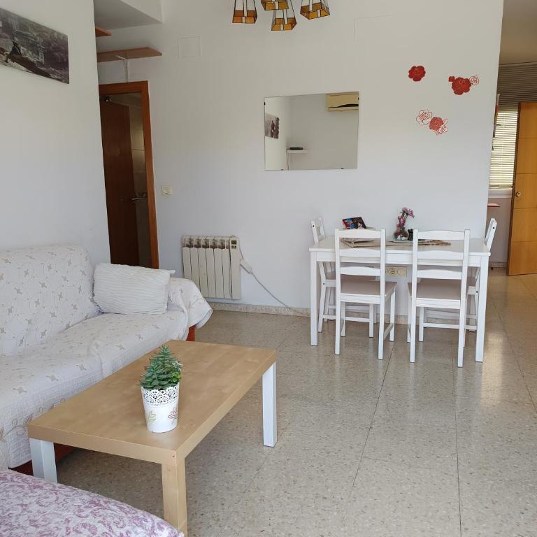 Disfruta Granada, Parking y Mascotas - Two-Bedroom Apartment - 2