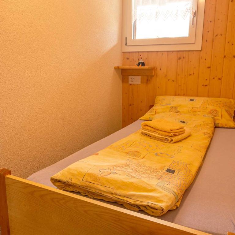 Lehmann's Herberge Hostel - Dreibettzimmer mit Balkon - 14