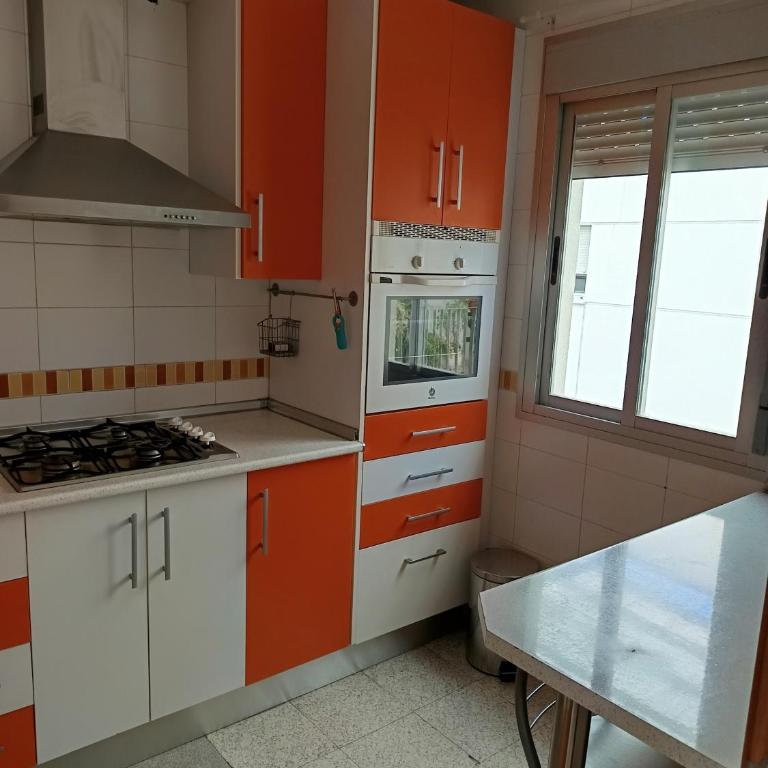 Disfruta Granada, Parking y Mascotas - Two-Bedroom Apartment - 8