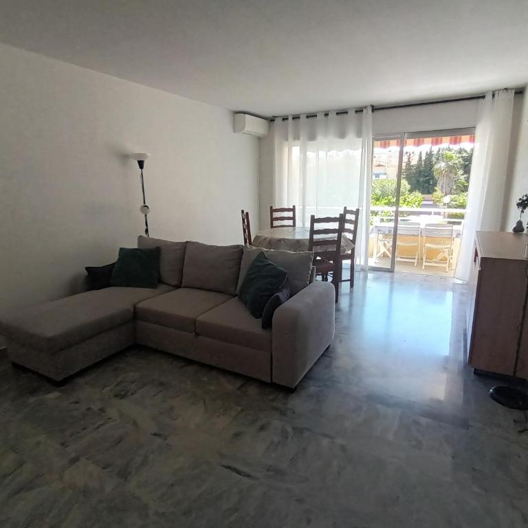 Appartement Fréjus - T3 - 2 chambres - 4 personnes - garage - clim - port à 300 m - Apartment mit 2 Schlafzimmern - 10