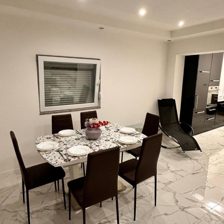 Apartman Villa E&M - Villa - Beach Front - 10