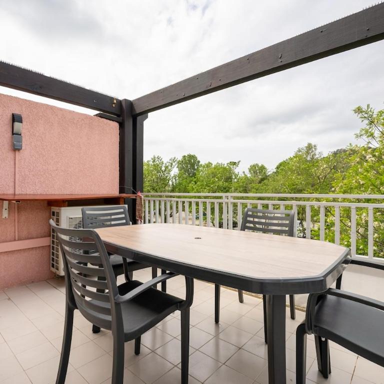 Logement entier, 150 m de la plage - Three-Bedroom Apartment - 4