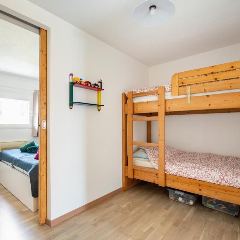 Logement entier, 150 m de la plage - Three-Bedroom Apartment - 11