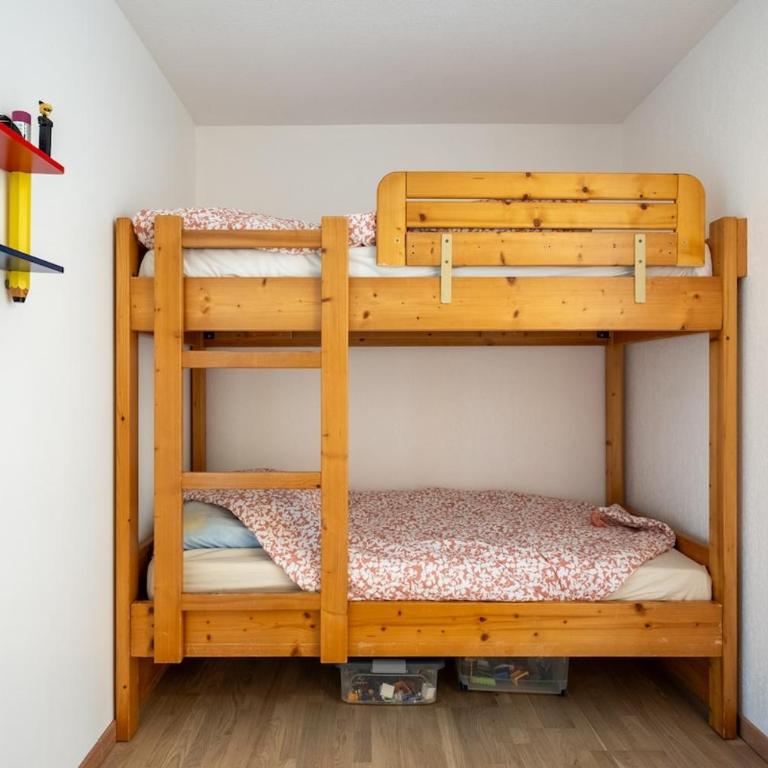 Logement entier, 150 m de la plage - Three-Bedroom Apartment - 12