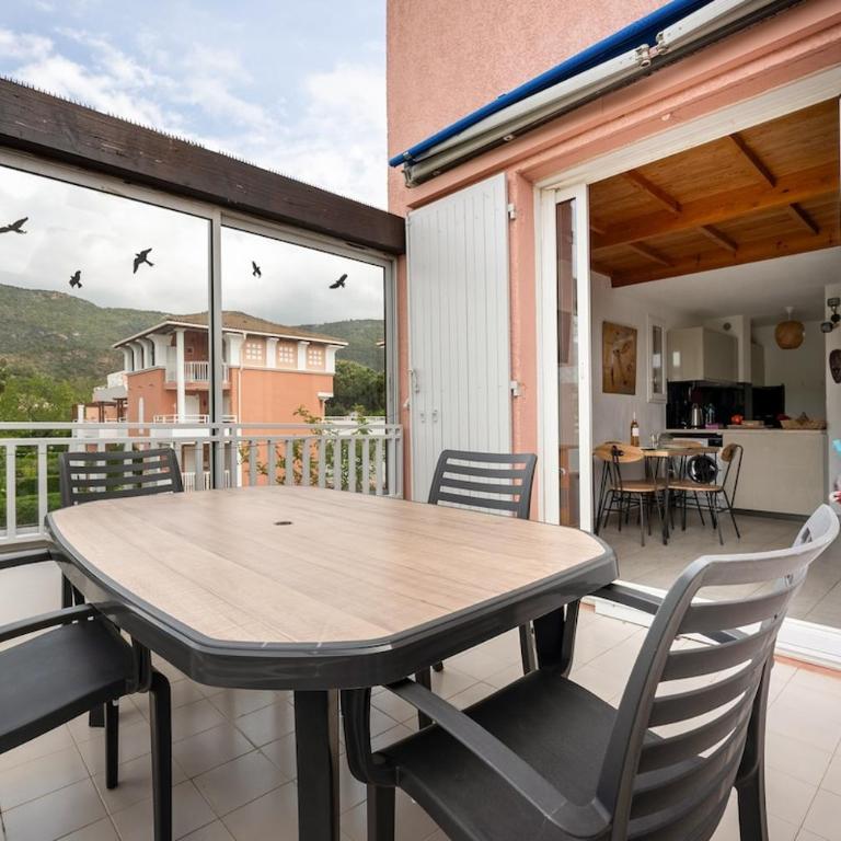 Logement entier, 150 m de la plage - Three-Bedroom Apartment - 14