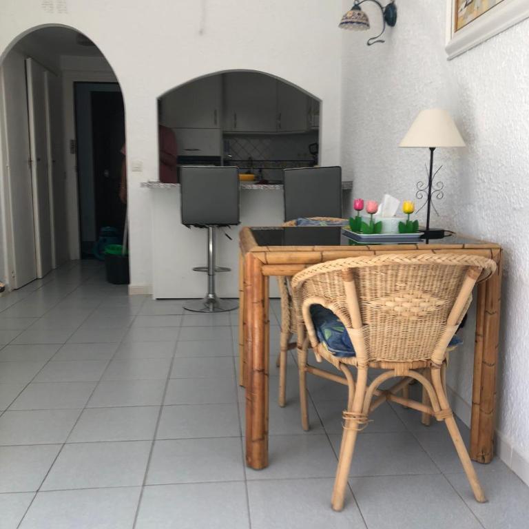 Skol Apartments Marbella - One Bedroom - Pool and Sea Views - Apartamento de 1 dormitorio - 4