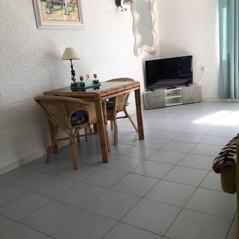 Skol Apartments Marbella - One Bedroom - Pool and Sea Views - Apartamento de 1 dormitorio - 5