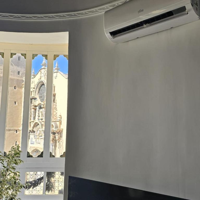 Apartamento histórico con vistas a la iglesia, Casa Giner - Three-Bedroom Apartment - 10