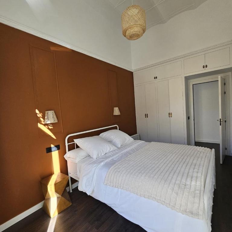 Apartamento histórico con vistas a la iglesia, Casa Giner - Three-Bedroom Apartment - 16