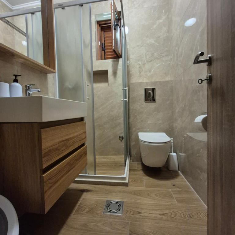B & M Apartments - One-Bedroom Apartment with Terrace - 4