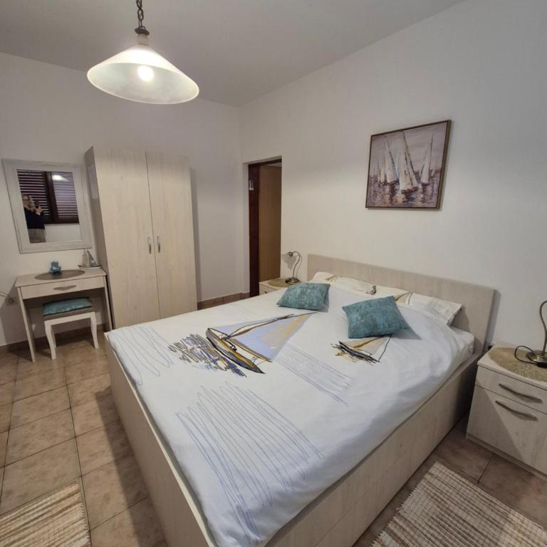 B & M Apartments - One-Bedroom Apartment with Sea View - 3