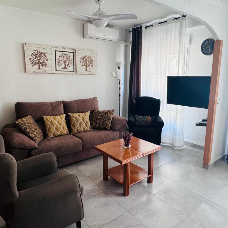 Spacious apartment 100m from the beach and promenade - Apartamento de 1 dormitorio - 10