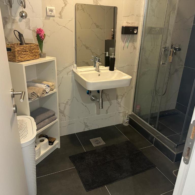 Apartman S - One-Bedroom Apartment - 3