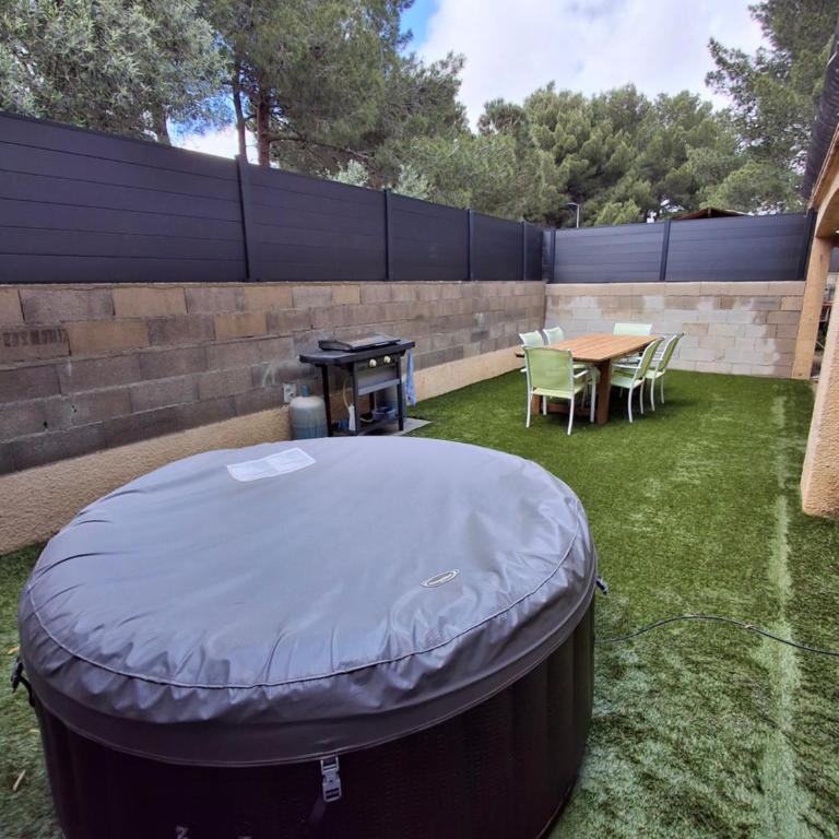 Le 421, Maison d'hôtes Jacuzzi entre amis,famille - Villa - 5