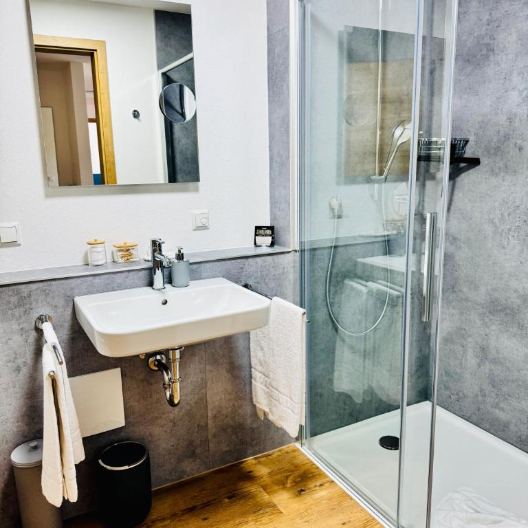 Berg Fux - 5 neue wohlfühl Ferienwohnungen mit Bergblick, Balkon, Parkplatz, nahe Oberstdorf - Two-Bedroom Apartment, Garden View and Mountain View, Dogs Allowed - 9