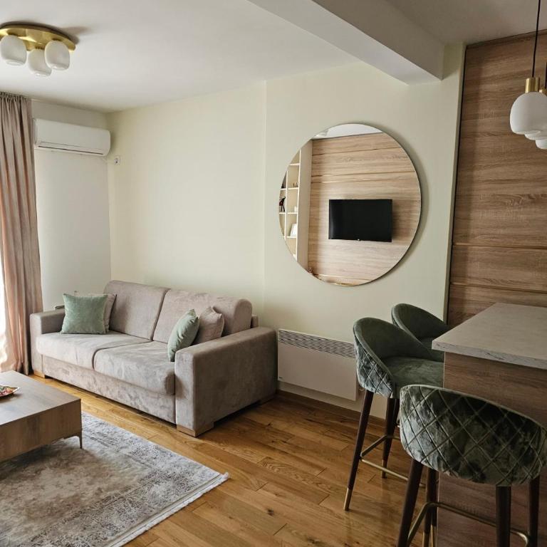 Royal Gardens Elegance - One-Bedroom Apartment - 3