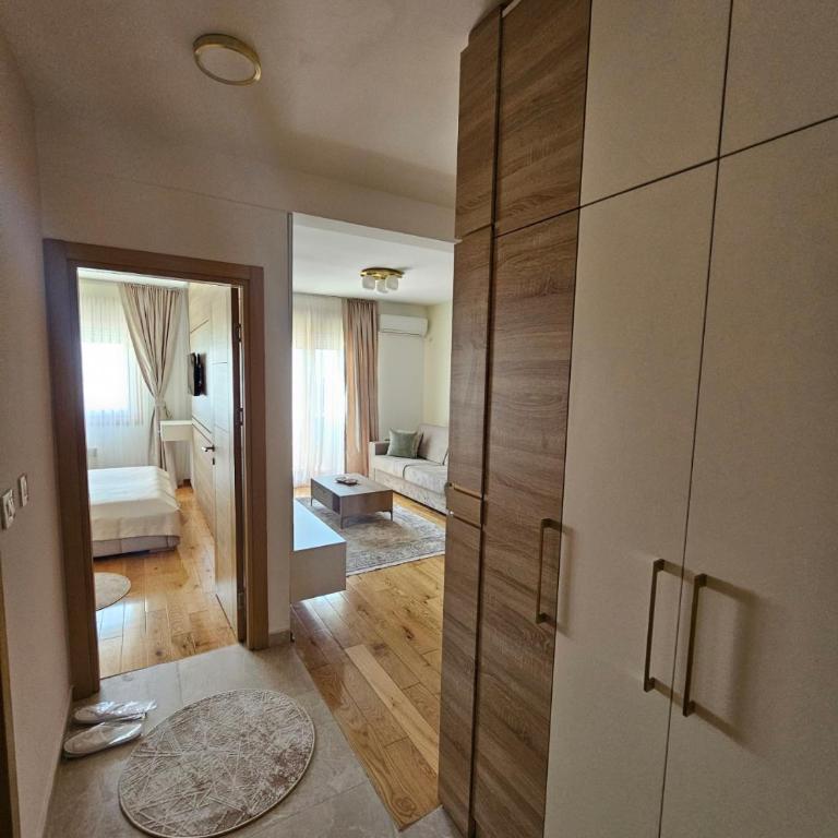 Royal Gardens Elegance - One-Bedroom Apartment - 6