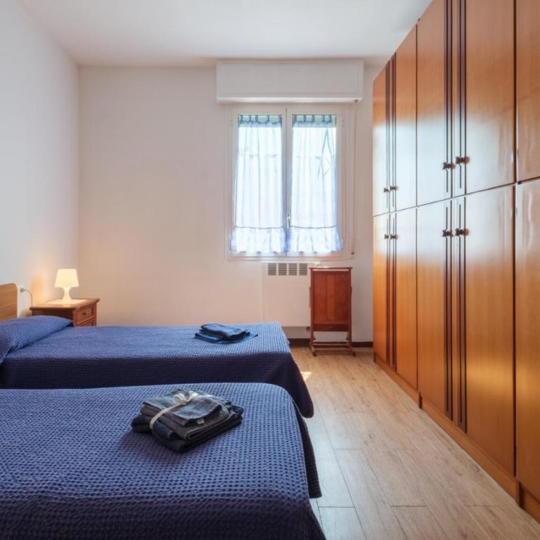 BOLOGNA MAGGIORE comoda al CENTRO di tutto - Three-Bedroom Apartment - High Floor - 29