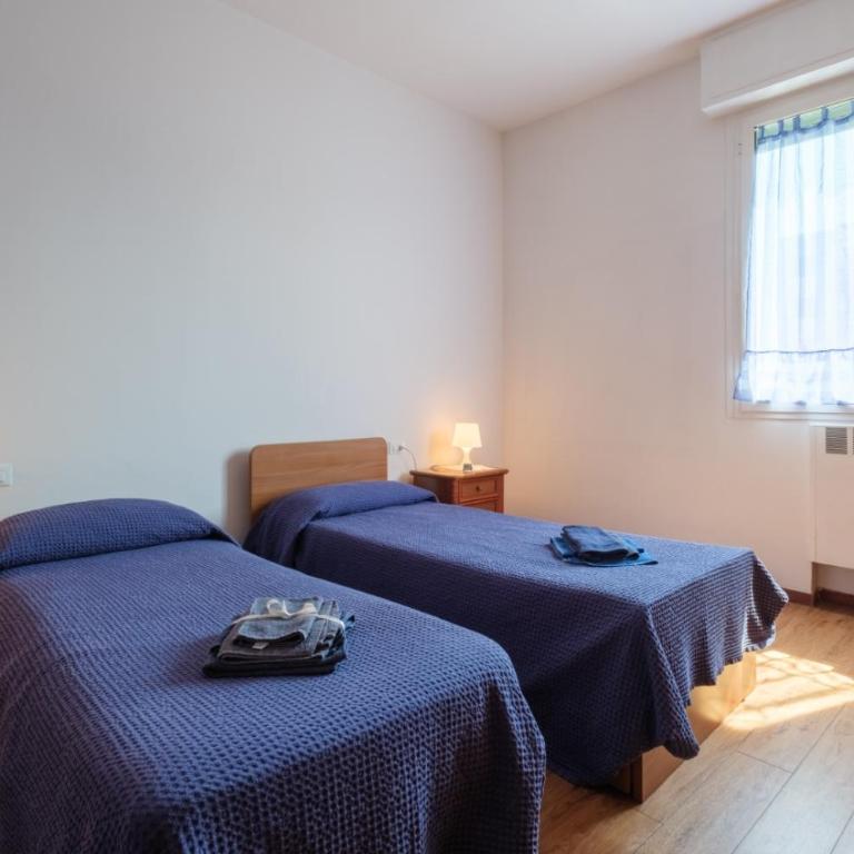 BOLOGNA MAGGIORE comoda al CENTRO di tutto - Three-Bedroom Apartment - High Floor - 28