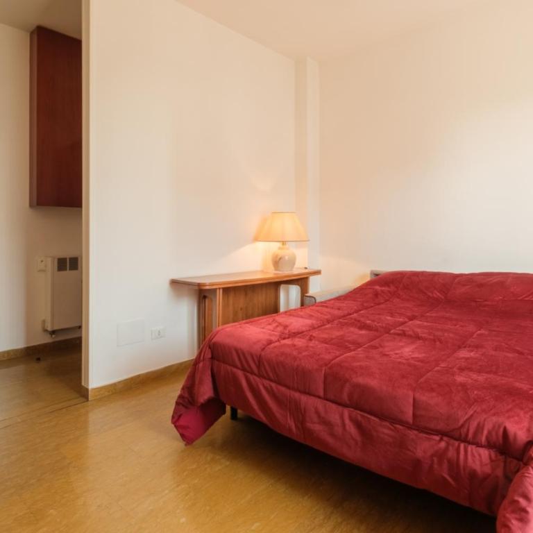 BOLOGNA MAGGIORE comoda al CENTRO di tutto - Three-Bedroom Apartment - High Floor - 14