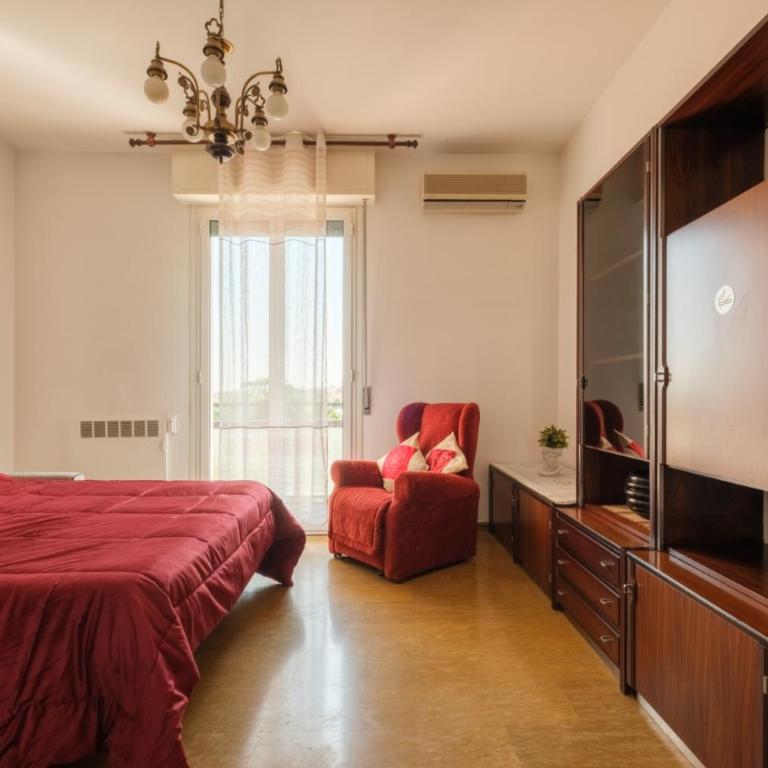 BOLOGNA MAGGIORE comoda al CENTRO di tutto - Three-Bedroom Apartment - High Floor - 16