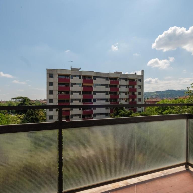 BOLOGNA MAGGIORE comoda al CENTRO di tutto - Three-Bedroom Apartment - High Floor - 5