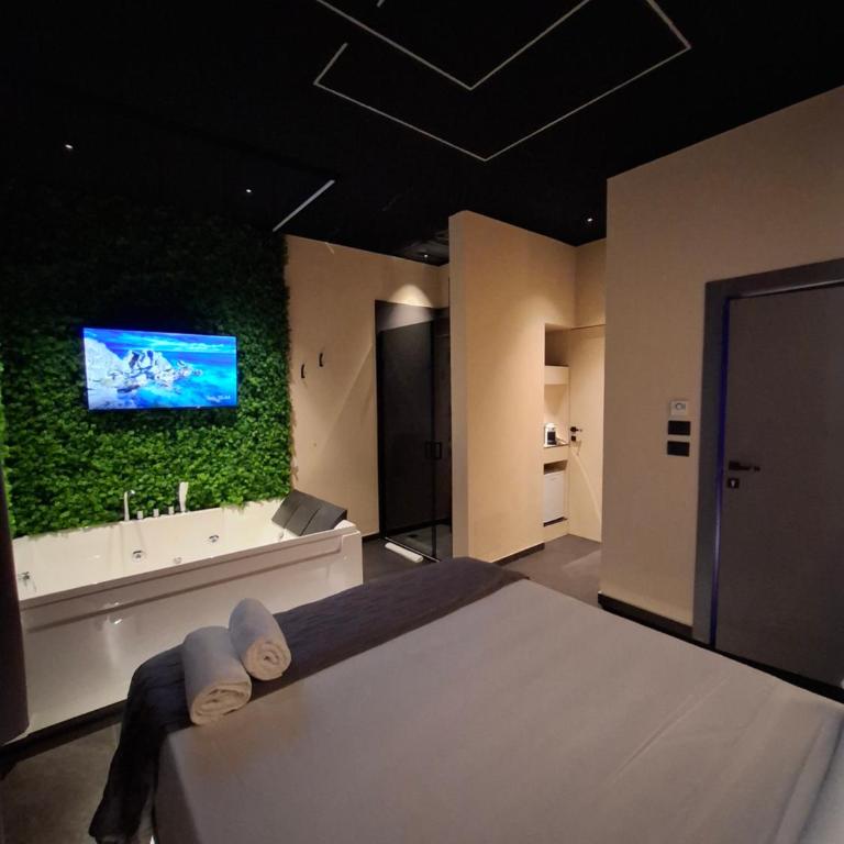 Dark & Light rooms & luxury suites - Double Room with Spa Bath - 4