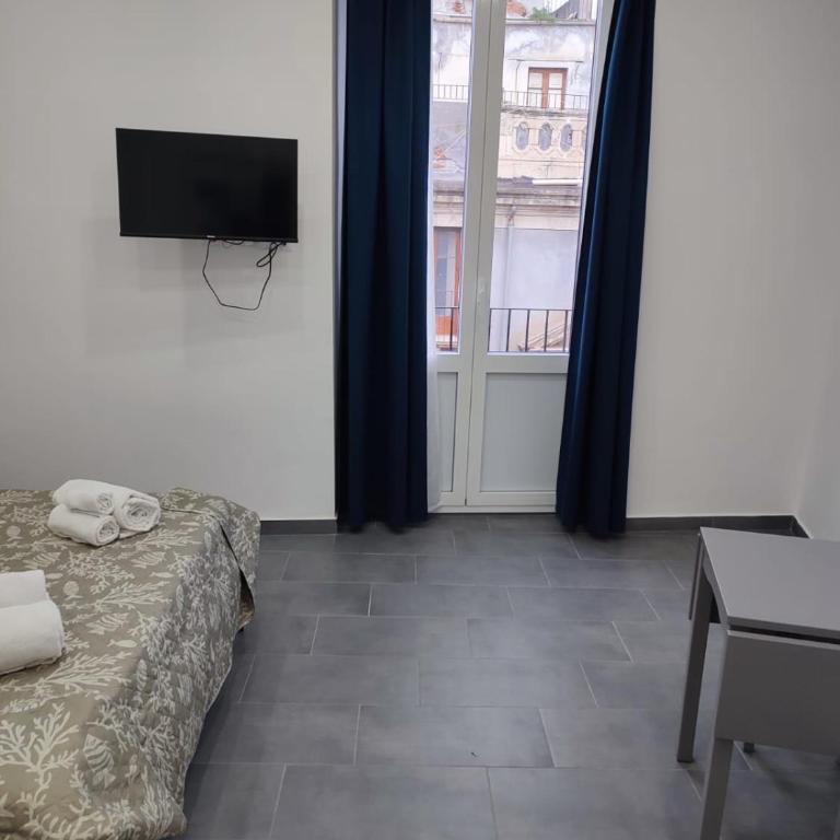 Garibaldi Palace - One-Bedroom Apartment with Balcony and City View - 13