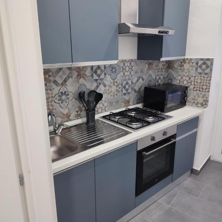 Garibaldi Palace - One-Bedroom Apartment with Balcony and City View - 7