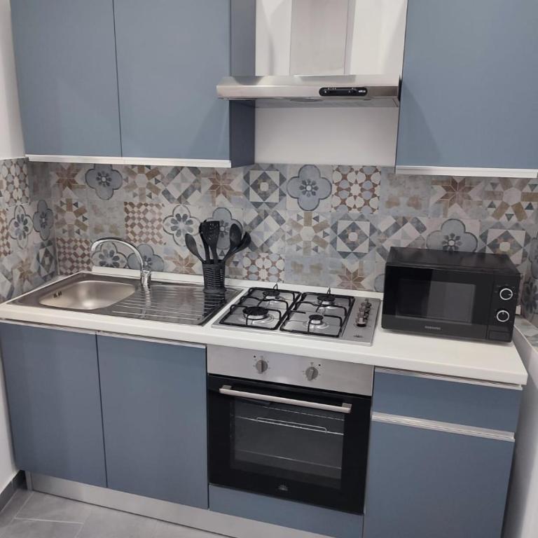 Garibaldi Palace - One-Bedroom Apartment with Balcony and City View - 6