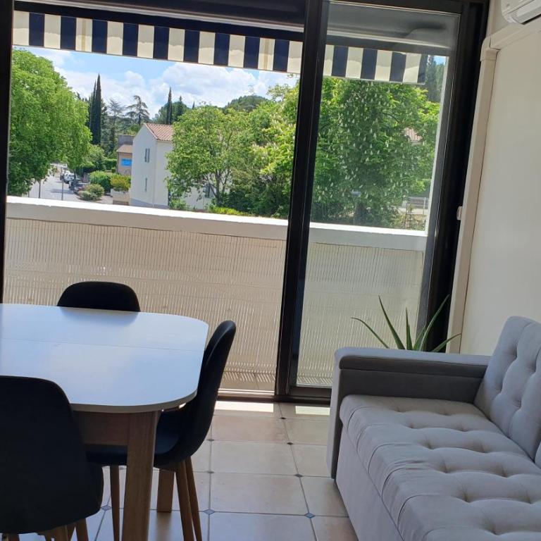 Le Gryselis - One-Bedroom Apartment - 4