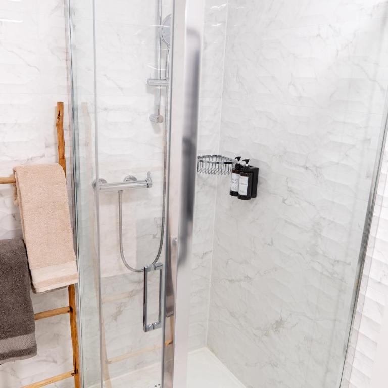 Locarno Center - Free Parking, Netflix and WiFi - Appartamento con 1 Camera da Letto - 25