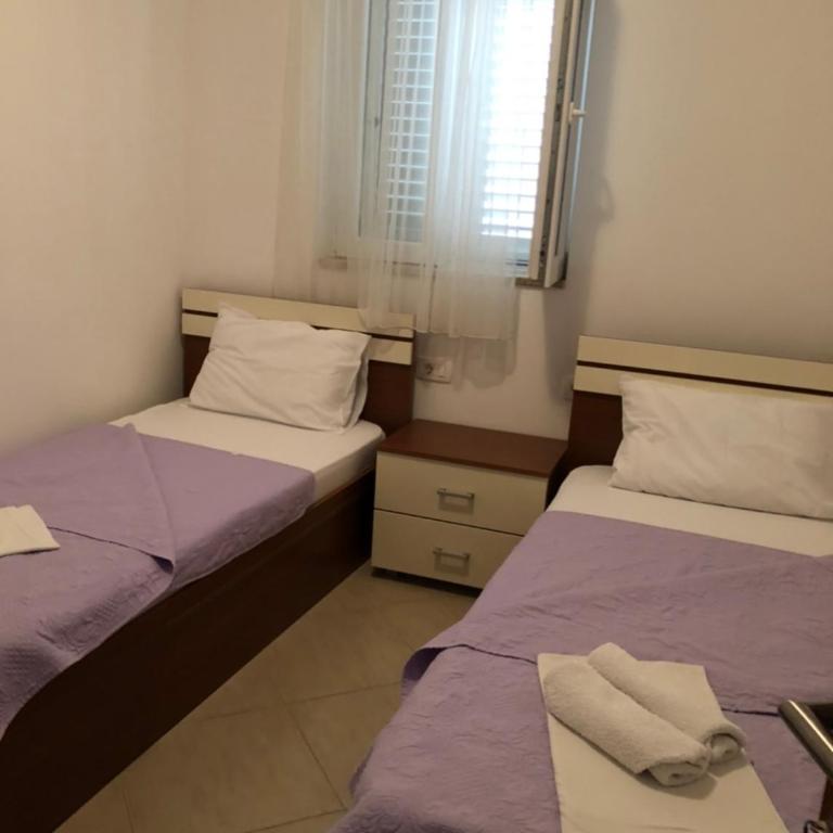 Vila Simon - Niskobudžetna Dvokrevetna Soba sa Bračnim Krevetom/Zasebnim Krevetima - 2