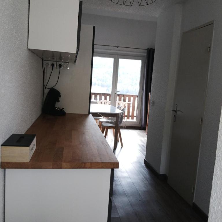 Appartement chaleureux. - Appartement 2 Chambres - 16
