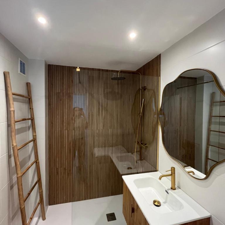 APPARTEMENT Rénové de type 3 VUE MER - Appartement 2 Chambres avec Balcon et Vue sur la Mer - 12