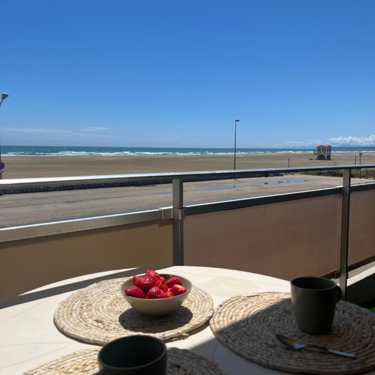APPARTEMENT Rénové de type 3 VUE MER - Appartement 2 Chambres avec Balcon et Vue sur la Mer - 11