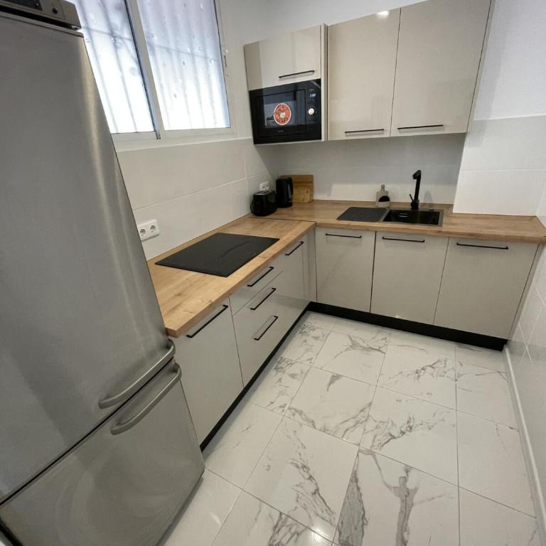 Princess Apartment Torre del Mar - Two-Bedroom Apartment - 4