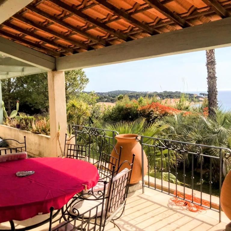 Confortable Villa en bord de Mer avec piscine - Villa - 52