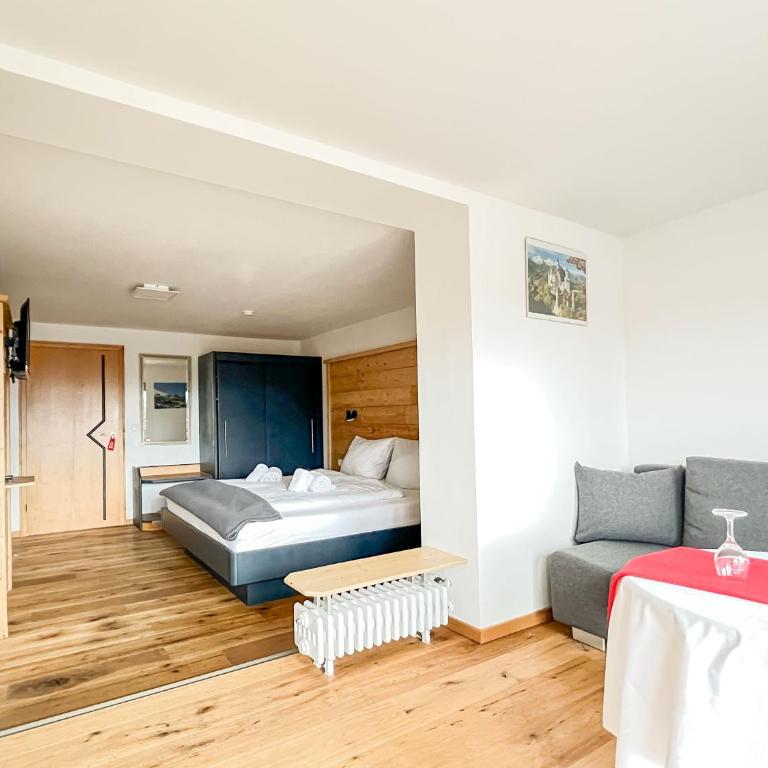 Hotel Bergstätter Hof - Doppelzimmer mit Balkon (2 Erwachsene + 1 Kind) - 6