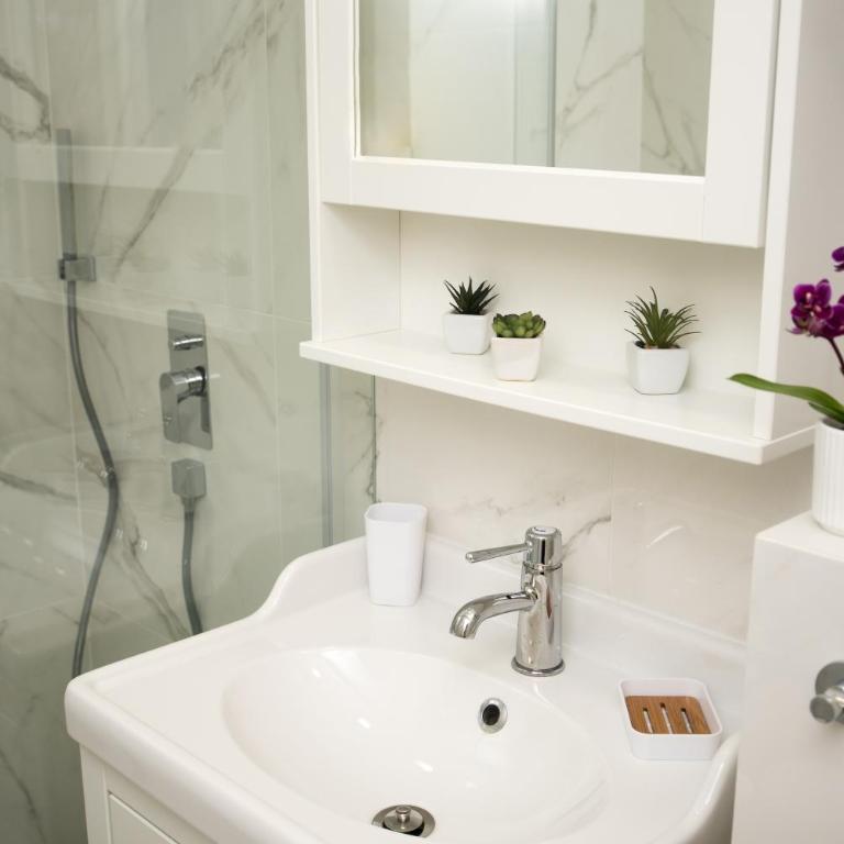 Benvenuti DELUXE - Two-Bedroom Apartment - 21