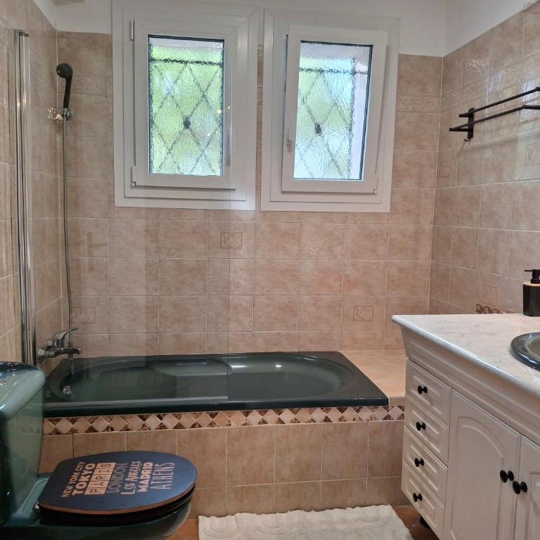 Appt 83m2 rez de jardin dans villa parc privé balcon vue mer - Apartment mit 1 Schlafzimmer und Gartenblick - 25