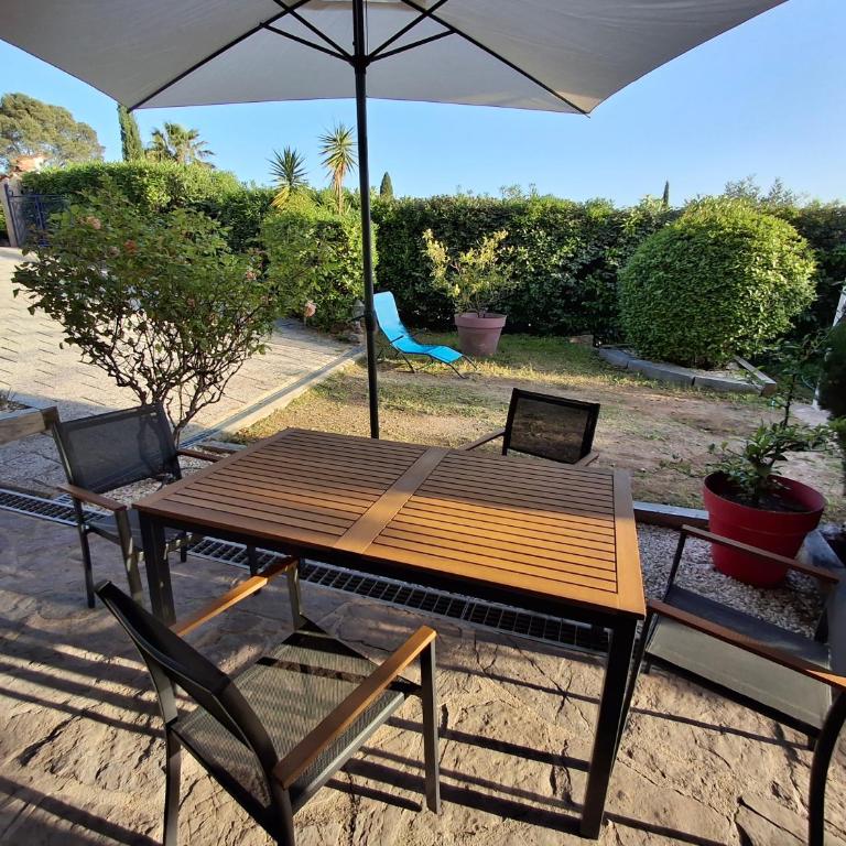 Appt 83m2 rez de jardin dans villa parc privé balcon vue mer - Apartment mit 1 Schlafzimmer und Gartenblick - 27