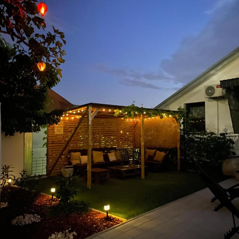 Hills Holiday House - Two-Bedroom Townhouse - 38